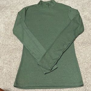 🌺🌺 NWT ADC olive green long sleeves ribbed top Size S